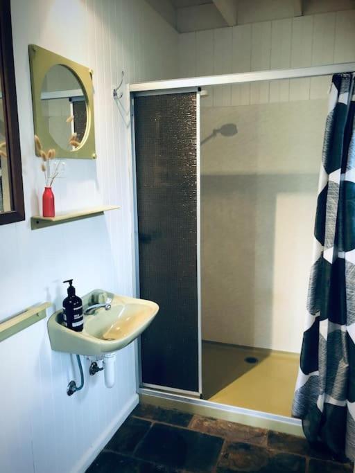 Peterborough Beach House Екстериор снимка