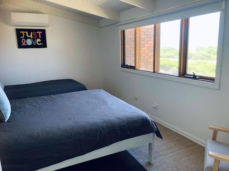 Peterborough Beach House Екстериор снимка